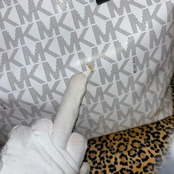 Michael Kors White Monogram Tote Bag - Picture 8 of 14